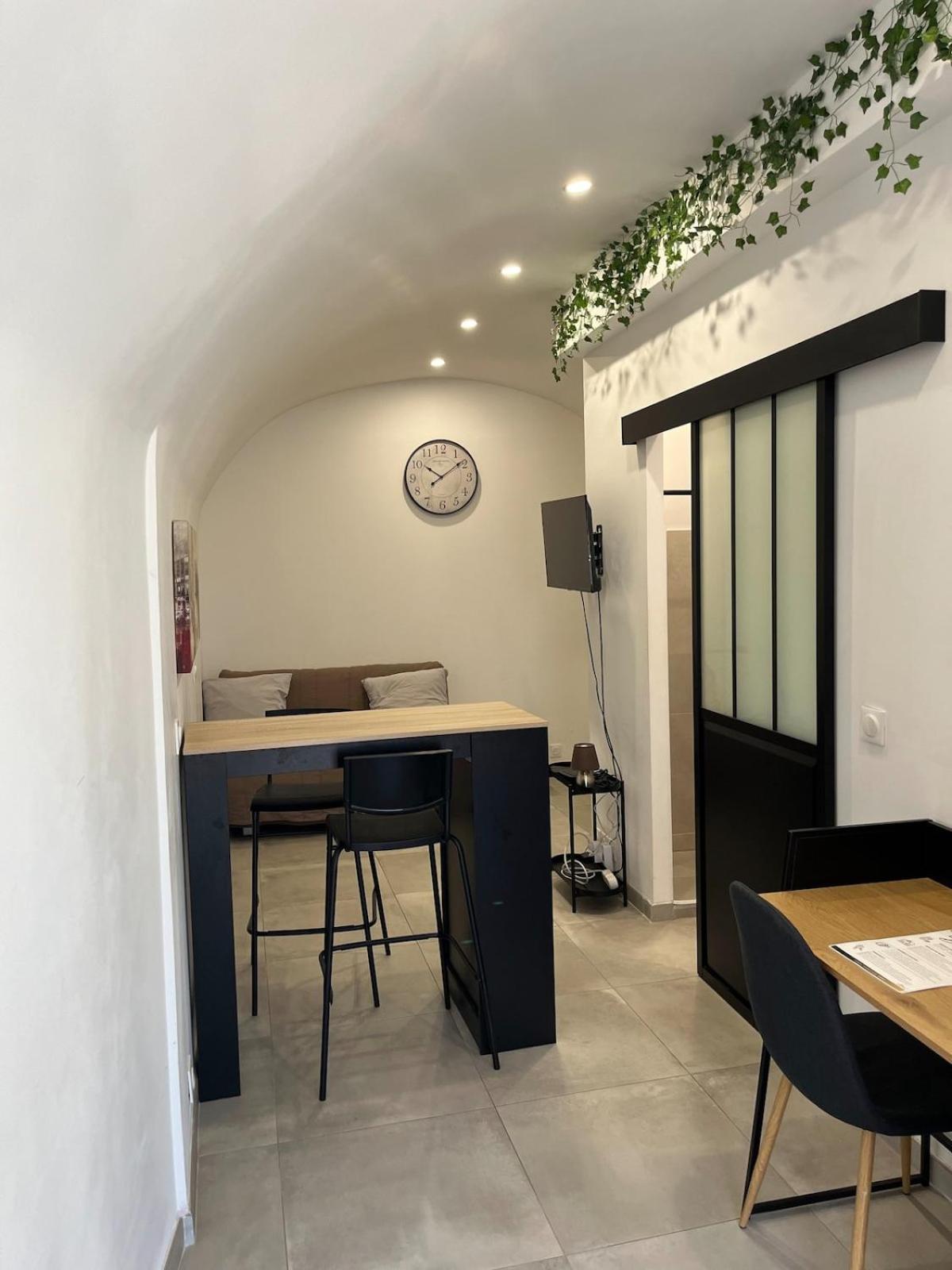 Agreable A 5min Du Tram Apartment